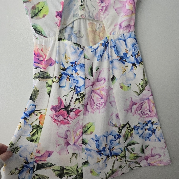 Show Me Your Mumu Ibiza White Multi Color Floral Open Back Mini Dress Size M - Picture 7 of 12